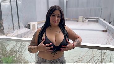 AGENTE INMOBILIARIO cae en mi seducción y NO PAGO LA RENTA además de que me COJE