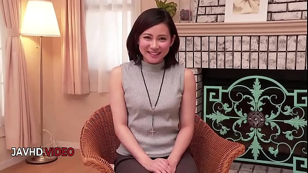 Alluring Japanese MILF Ameri Koshikawa Pleasures Her Lover with Passionate Encounter