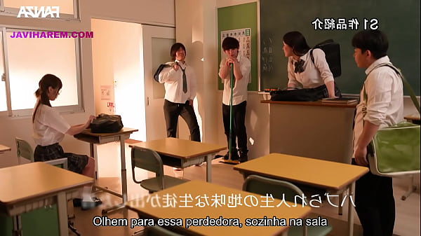 Aluna novinha tímida vira marmita do grupo – LEGENDADO