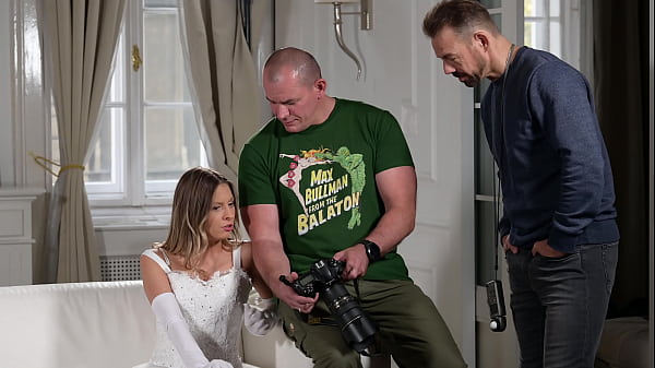 Bride To Be Rebecca Volpetti Enjoys Anal Fucking From Hung Photographer’s Assistant GP2487