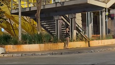 Brinquedo trombou a novinha na saída do baile e rolou muito sexo