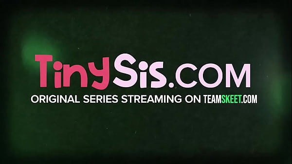 CFNM Teens – Horny Stepbro Ripped Off Stepsister’s Jeans