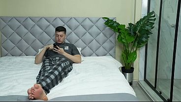 Facial cumshot- My step brother’s wife is getting back at him for cheating on her by climbing onto my hard cock and riding me until she cums!