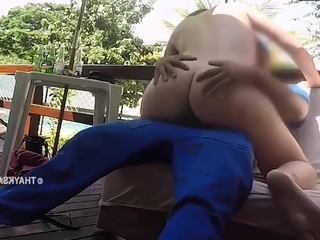 Hot wife Thay Ksada drilling with the water delivery boy –