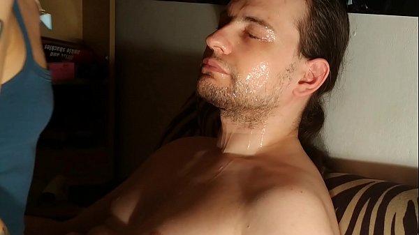 I love Daddy’s hairy face so I lick it for him with lots of saliva pt2 HD