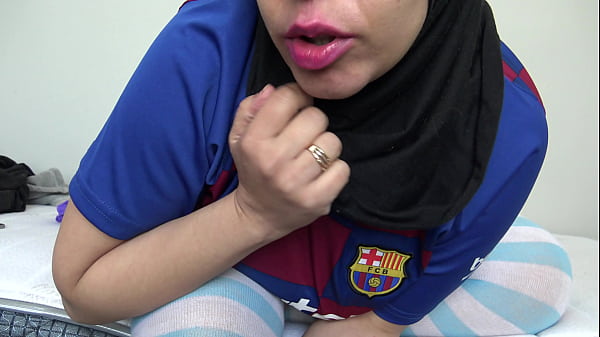 Iraqi Muslim Slut Dildo Pussy