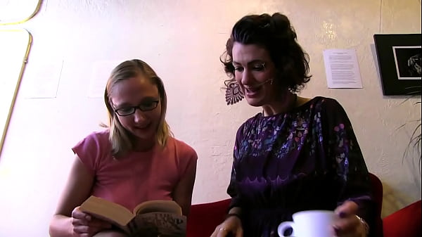 lesbo whores fucking – hairy bush