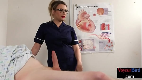 LIngerie voyeur encourages wanker in hospital