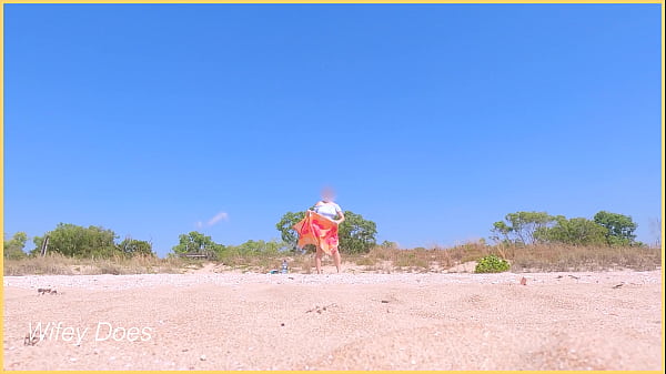 MILF puts on a public tease