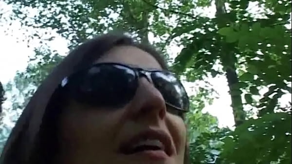 Mio amico si è masturbato in macchina, ha perso la testa e l’ha scopata per strada