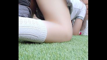 Muchacha Colegiala no Entró a clases por Coger y Recibe unas mamadas en la Panocha de un compañero! Detonando a una Colegiala Mexicana en el Patio!
