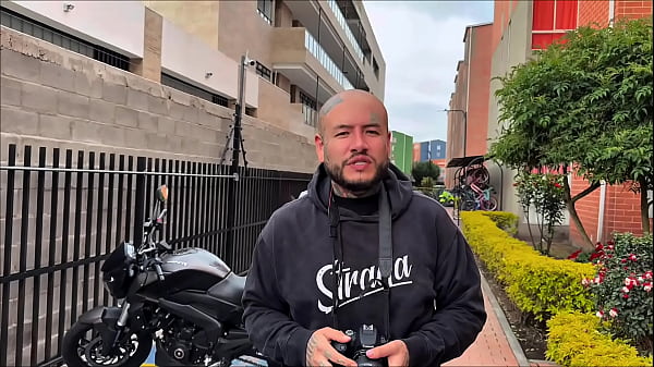 Photographer seduces a girl on the street, the photoshoot ends in a tremendous fuck – Felipe Skull