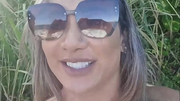 Sai do treino e fui da um role na praia de nudismo com amiga , olha no que deu.