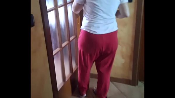 Scopo con il mio vicino senza fare rumore per non svegliare mio marito