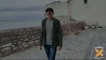 Selinah, blonde mignonne, dévore une belle bite