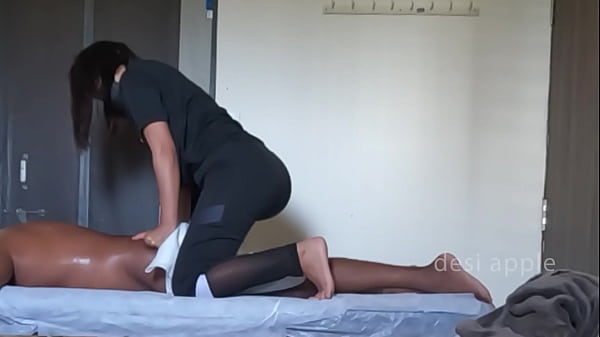 Spa lady got tempted after seeing cock