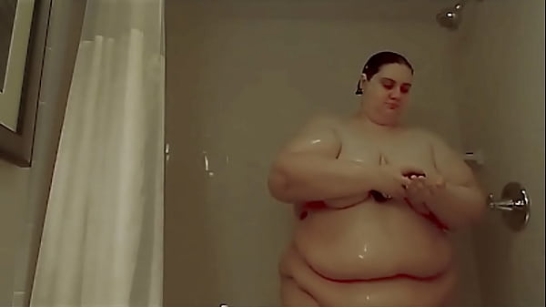 SSBBW Xutjja Showers & Shaves