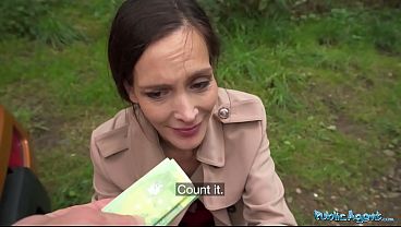 This mature server had never had sex with a stranger before – Public Agent