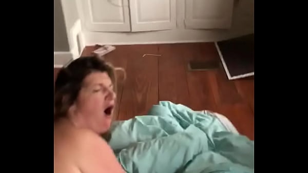 Wife rides and blows husband before going to work