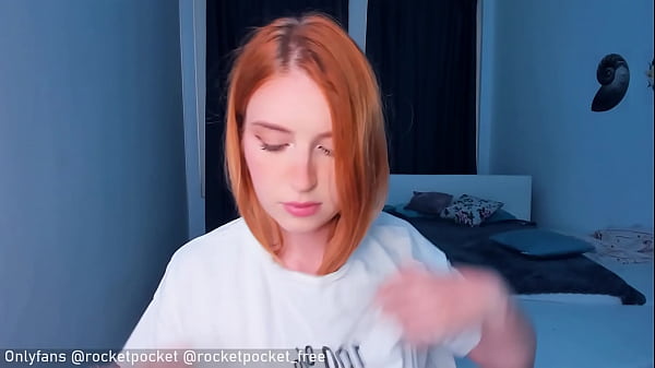 beauty Teen masturbating on webcam