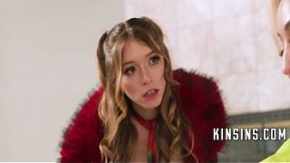 Family Helps Step Mom Reclaim Squirting Throne – Ryan Keely, Myra Moans, Rico Hernandez