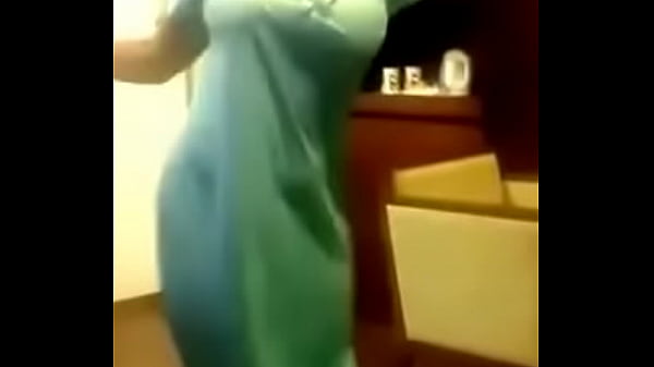HOT SEXY INDIAN-DESI BOUNCING BOOBS DANCE- RARE HIGH