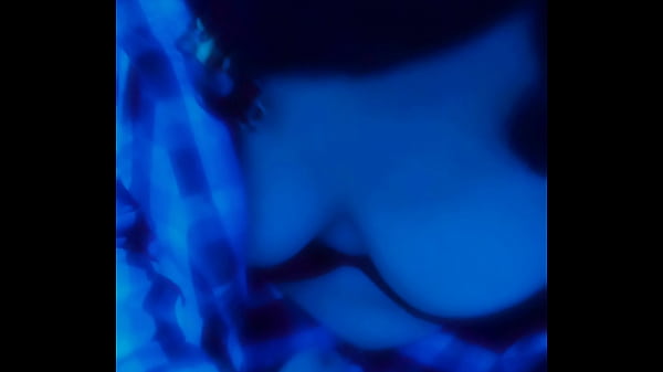 Linda amante mexicana le mamá la verga a su macho hasta que se corre en su cara y tetas traga semen leche caliente a mí amante, mientras me saco las chichotas y les enseñó la perforación de mis senos sexys