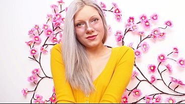 A real gift for foot fetishists – Soles in oil – Pussy and breast massage!