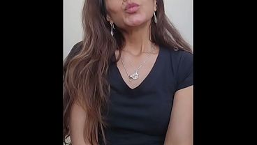 Amazing MILF Has a Pure Orgasm That Shakes Her World Using a Glass Dildo