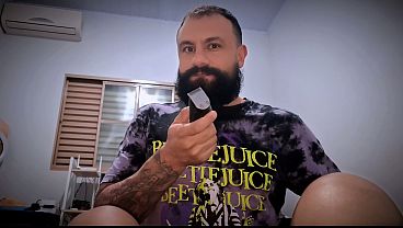 Banho de Xixi e Bucetinha Peluda Raspada – Fetiche Completo
