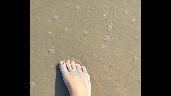 Beach, sun and divine feet