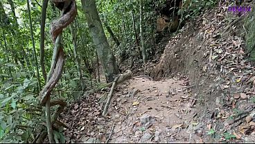 Fantasía al aire libre: nos conocimos en el camino y terminamos follando en el rio