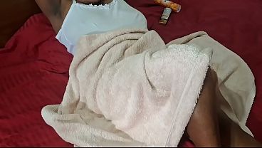 Hood Bitch with a Big booty on bed viral video