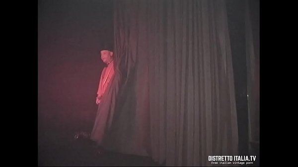 Il tunnel del sesso allo swinger club